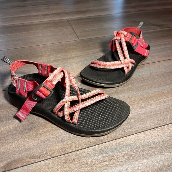 Chaco Pink Pattern Casual Waterproof Sandals Women 6 - Picture 1 of 7
